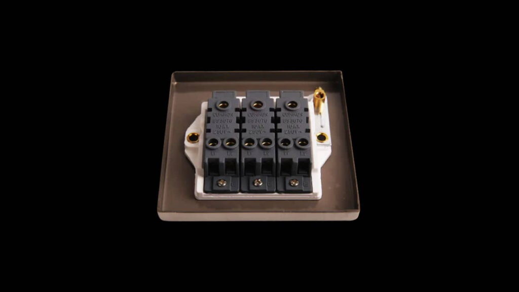 ciri-ciri suis 3 way, kenali terminal com, l1l2