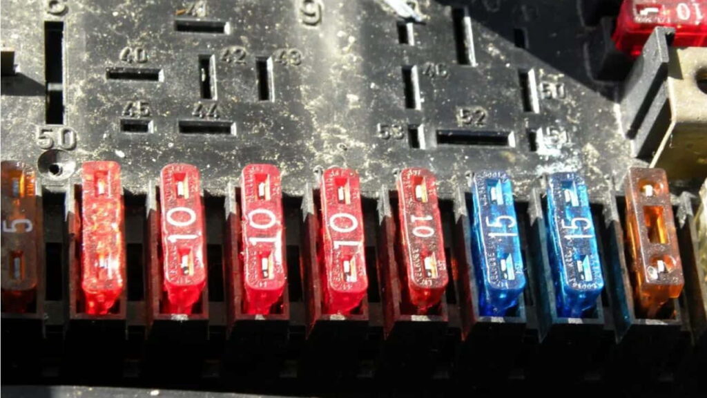 fungsi fius kereta dan peranannya dalam sistem elektrik