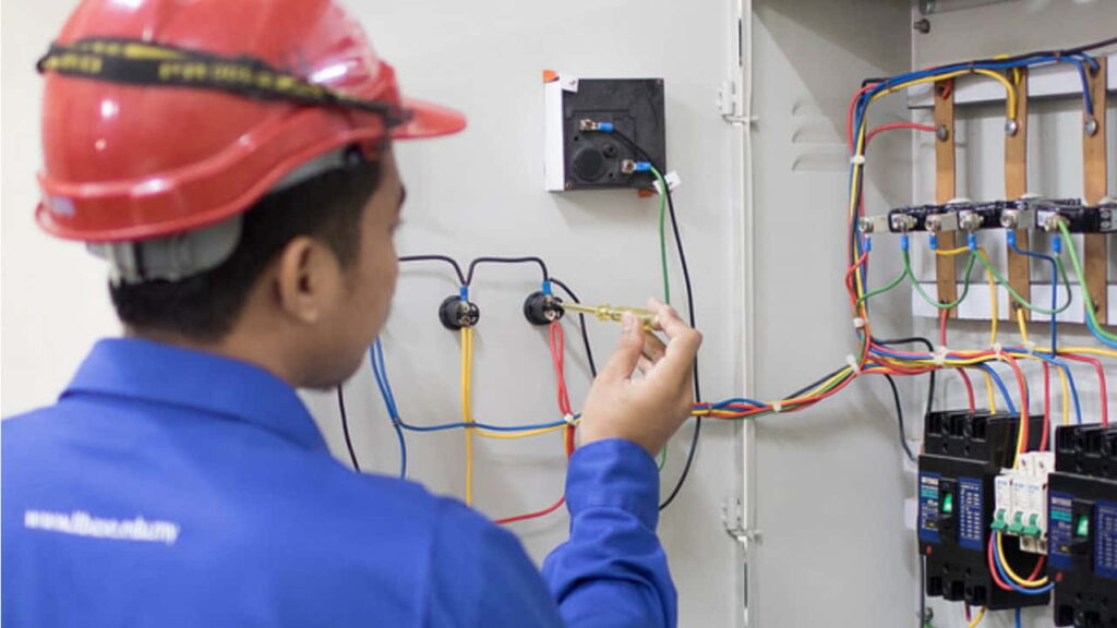 langkah keselamatan awal sebelum panggil juruelektrik